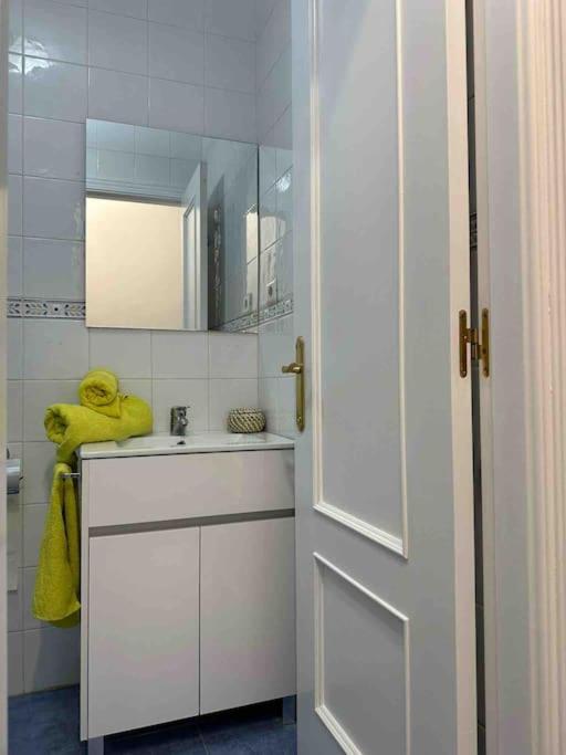 Precioso Estudio Junto Al Mar, Apartamentos Don Diego En La Carihuela Torremolinos Kültér fotó
